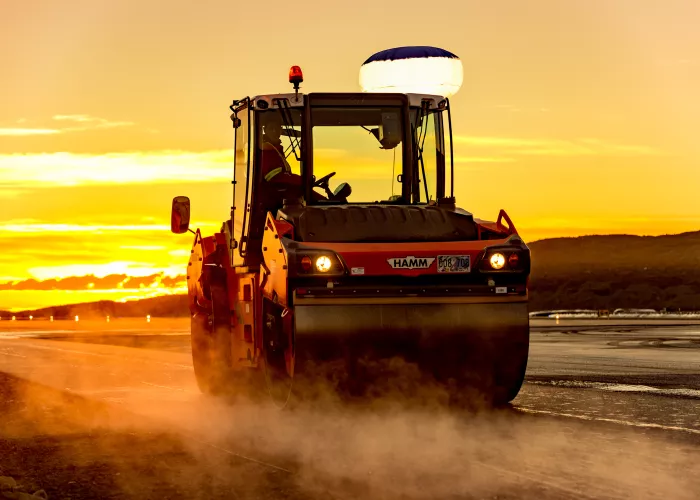 Road roller during sunshine