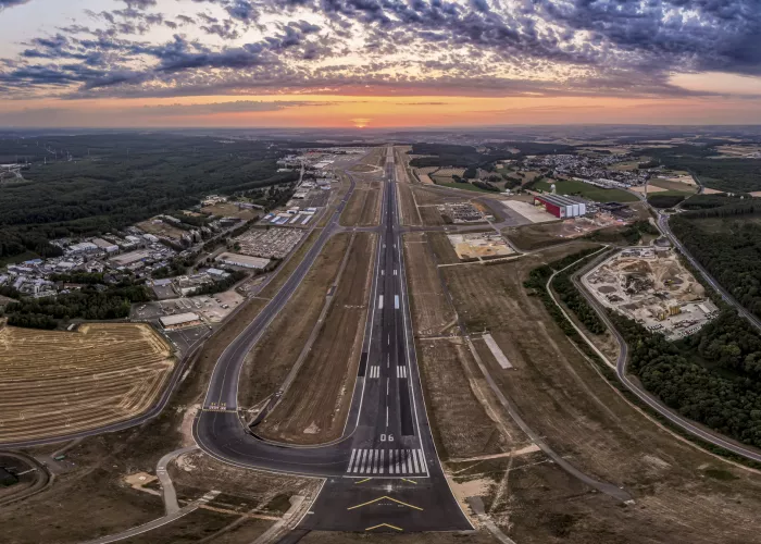 Renovation works on Luxembourg airport runway